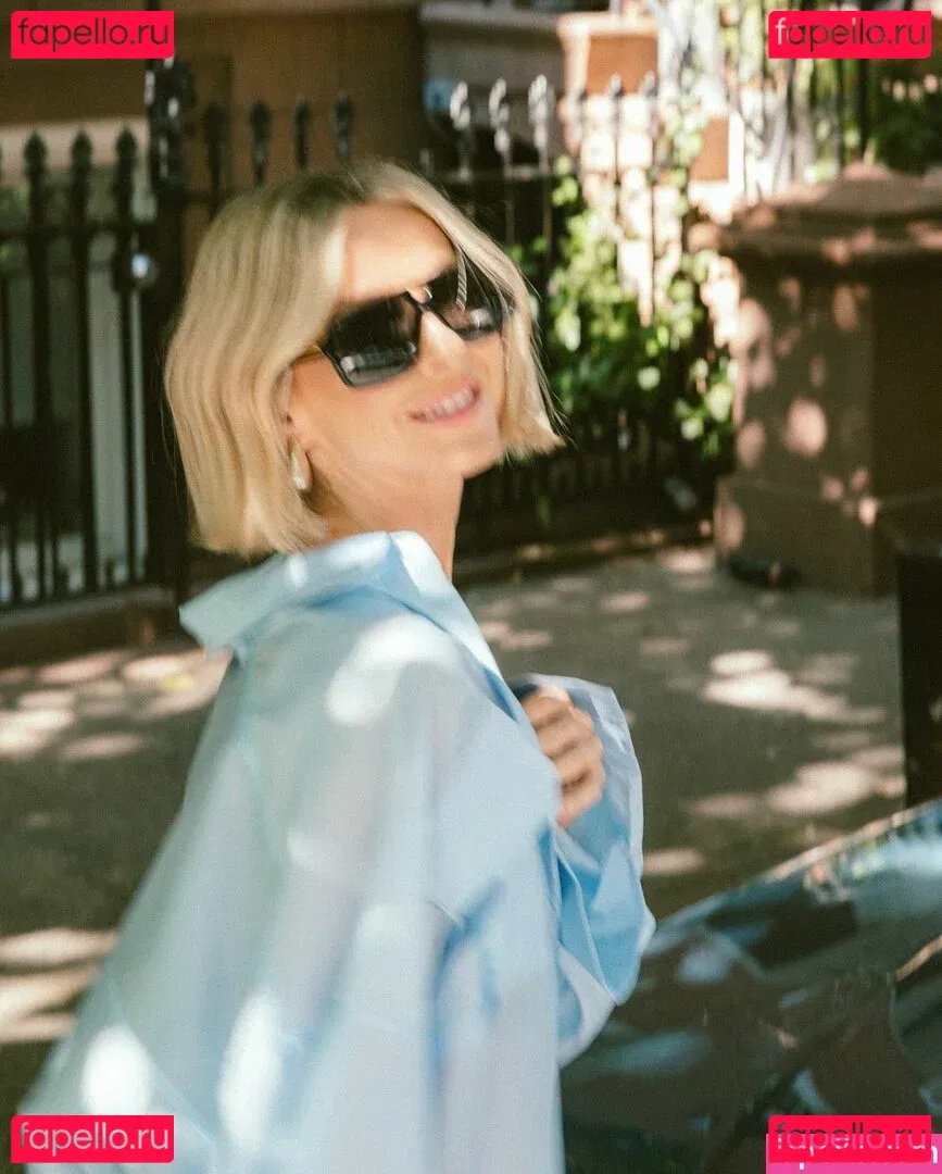 Julianne Hough Onlyfans Photo Gallery 