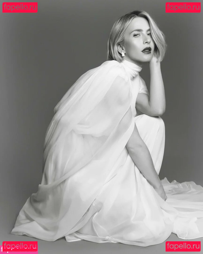 Julianne Hough Onlyfans Photo Gallery 