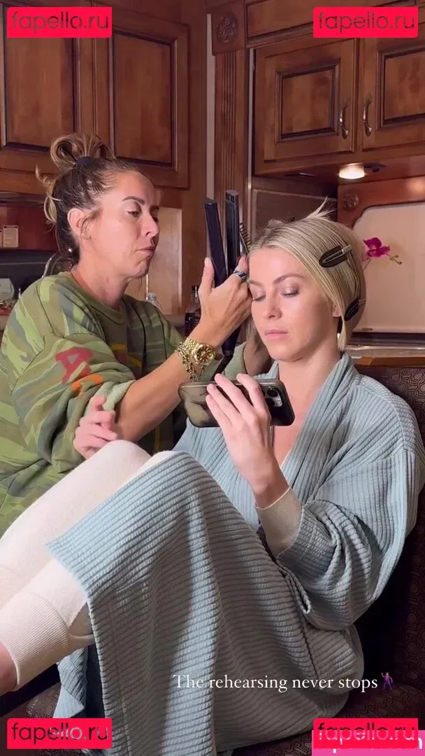 Julianne Hough Onlyfans Photo Gallery 