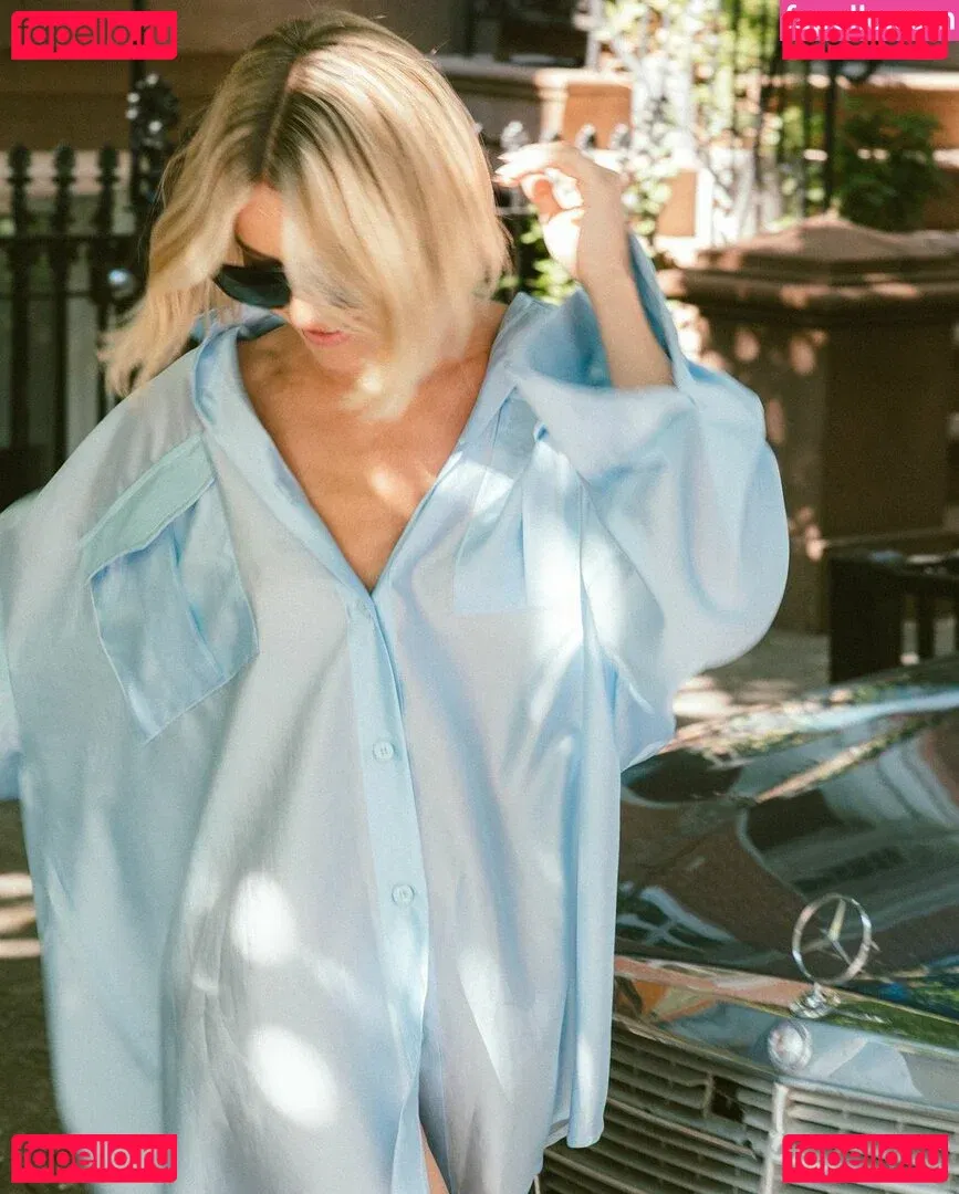 Julianne Hough Onlyfans Photo Gallery 