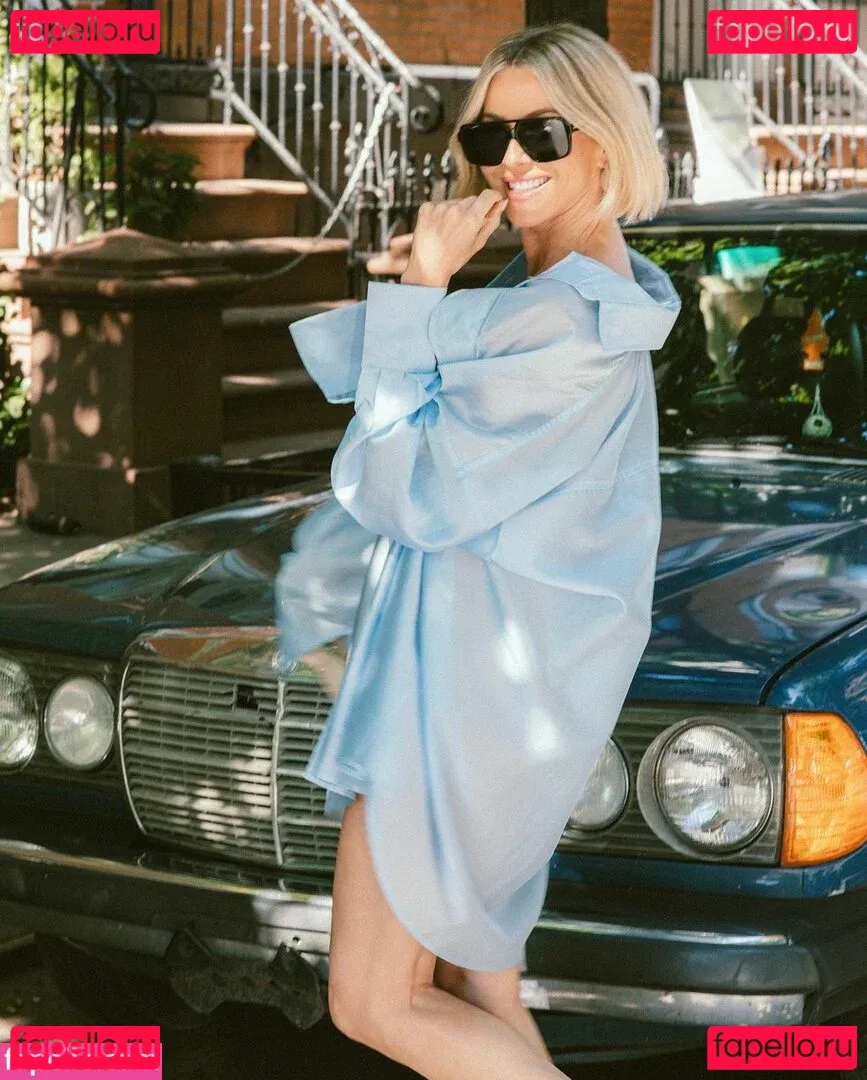 Julianne Hough Onlyfans Photo Gallery 