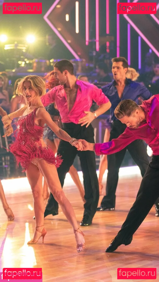 Julianne Hough Onlyfans Photo Gallery 