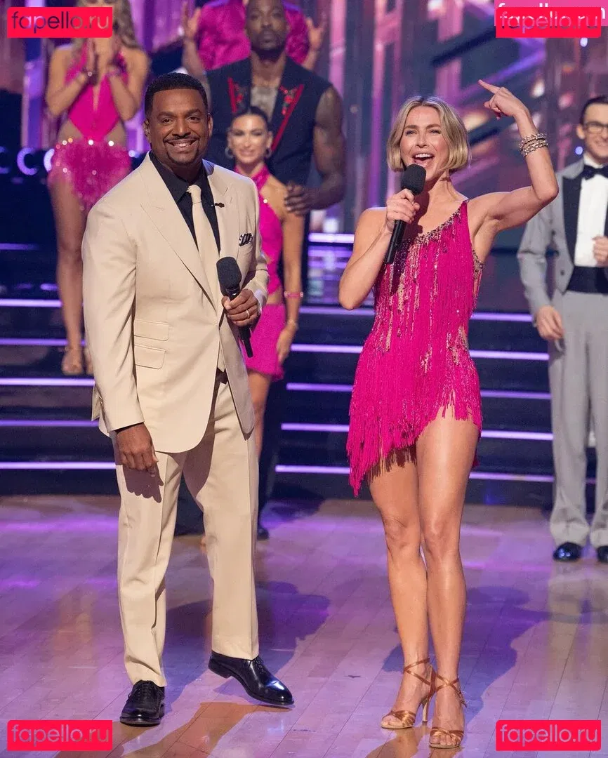 Julianne Hough Onlyfans Photo Gallery 