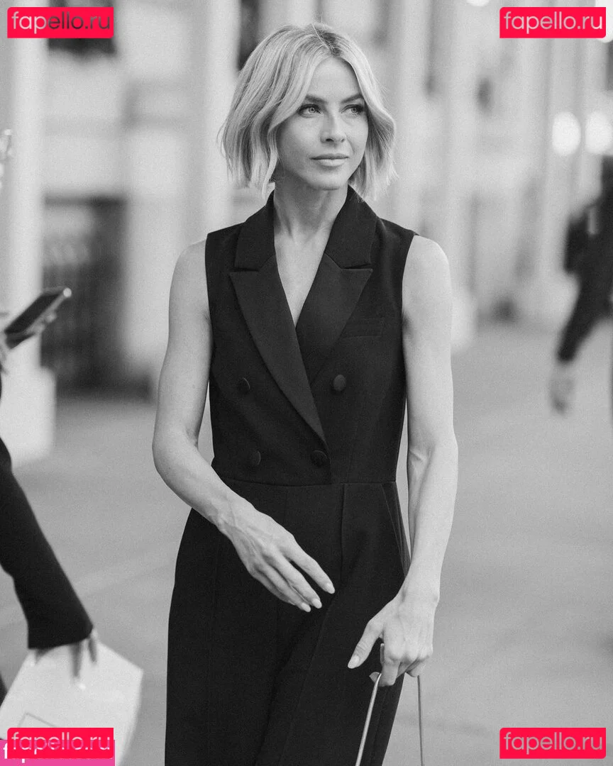 Julianne Hough Onlyfans Photo Gallery 