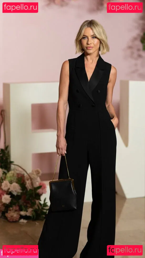 Julianne Hough Onlyfans Photo Gallery 