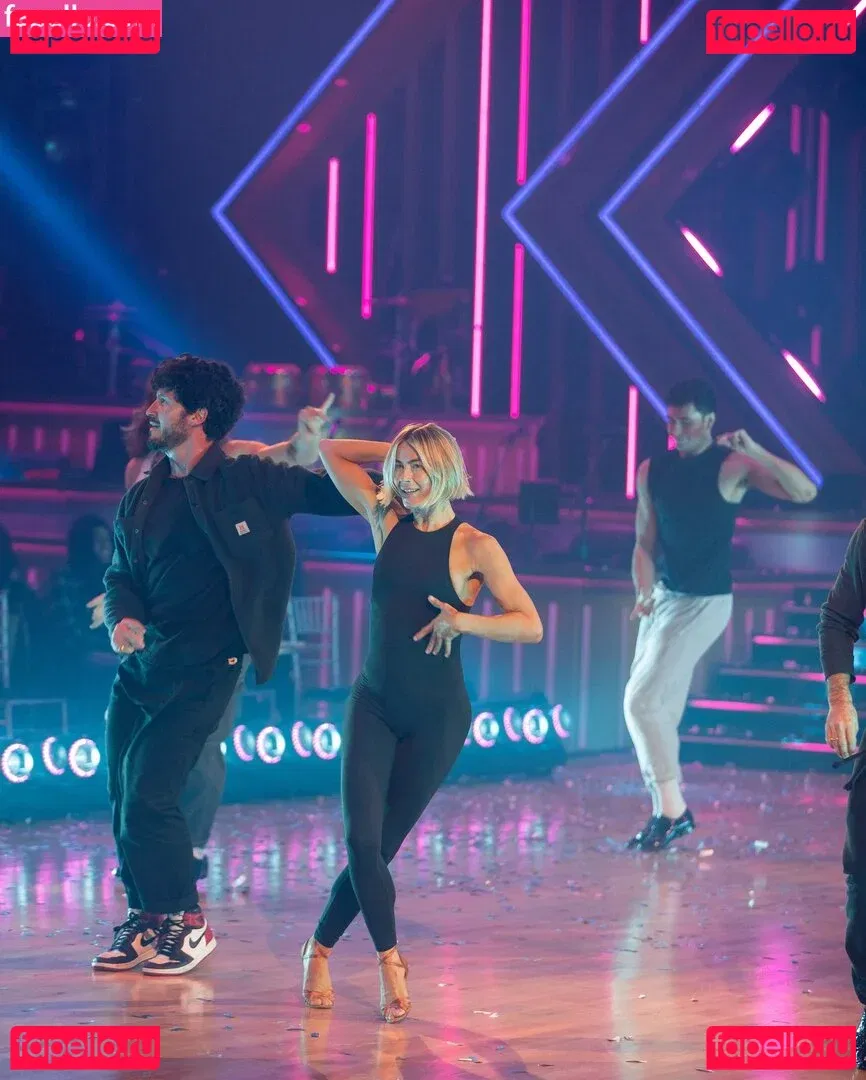 Julianne Hough Onlyfans Photo Gallery 