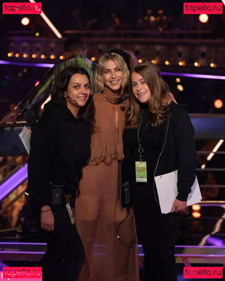 Julianne Hough Onlyfans Photo Gallery 