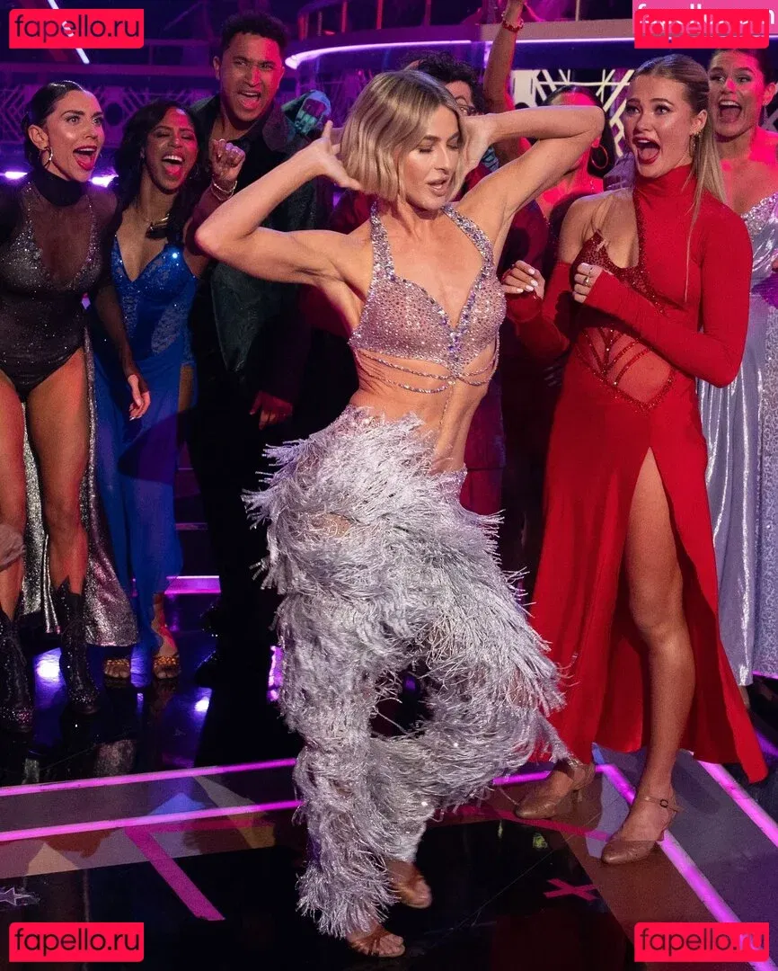 Julianne Hough Onlyfans Photo Gallery 