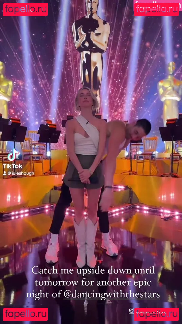 Julianne Hough Onlyfans Photo Gallery 