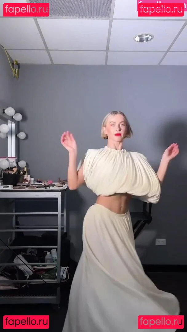 Julianne Hough Onlyfans Photo Gallery 