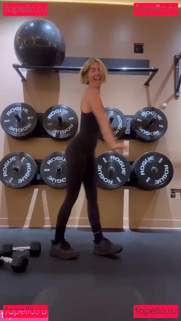 Julianne Hough Onlyfans Photo Gallery 