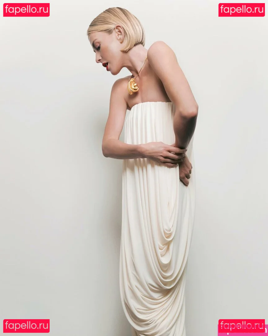 Julianne Hough Onlyfans Photo Gallery 