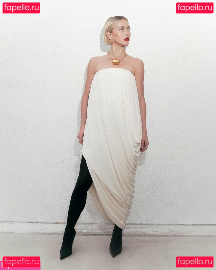 Julianne Hough Onlyfans Photo Gallery 