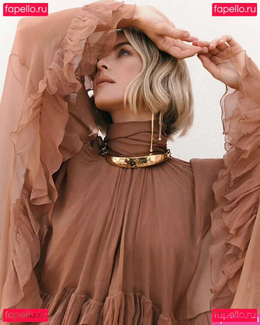 Julianne Hough Onlyfans Photo Gallery 