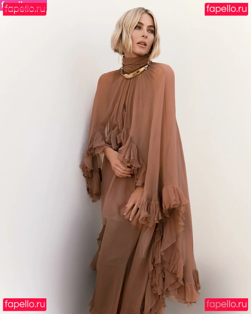 Julianne Hough Onlyfans Photo Gallery 