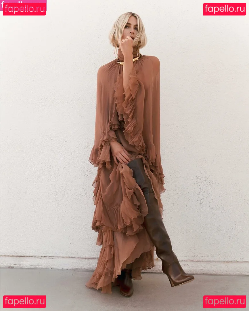 Julianne Hough Onlyfans Photo Gallery 