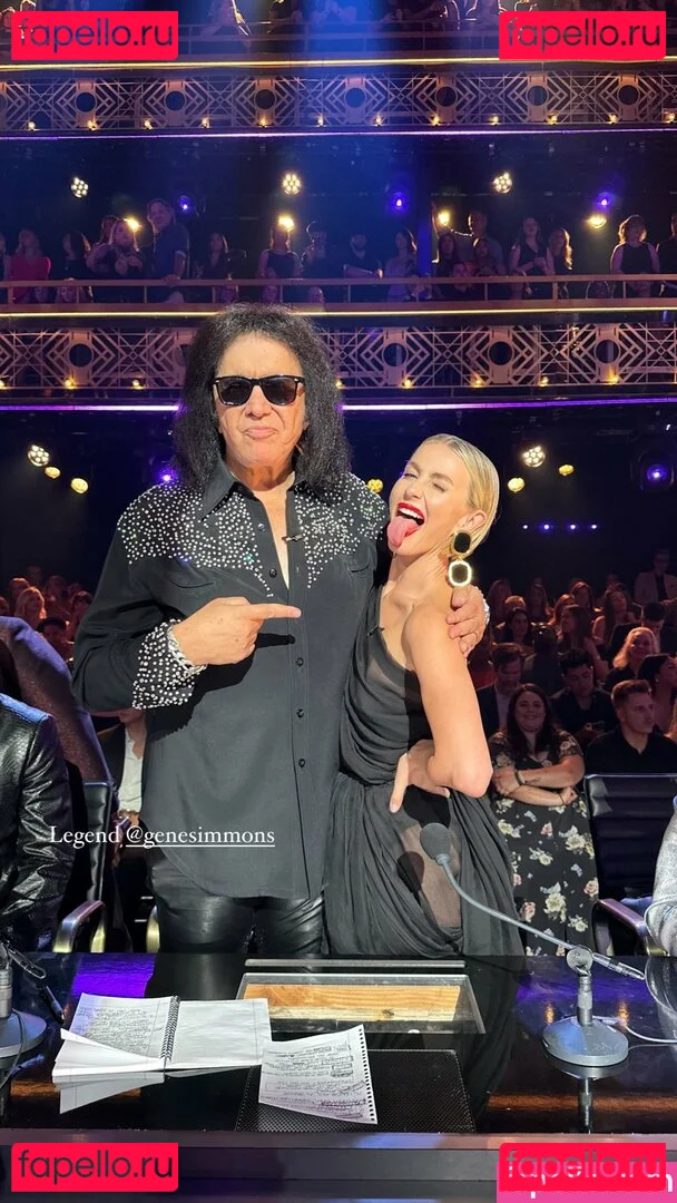 Julianne Hough Onlyfans Photo Gallery 