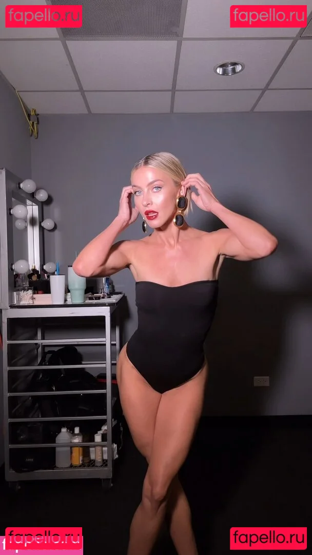 Julianne Hough Onlyfans Photo Gallery 