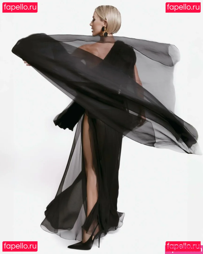 Julianne Hough Onlyfans Photo Gallery 