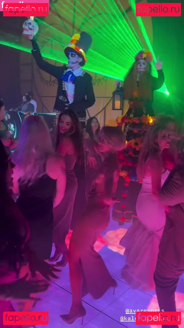 Julianne Hough Onlyfans Photo Gallery 