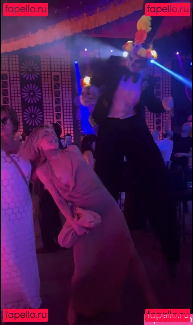 Julianne Hough Onlyfans Photo Gallery 