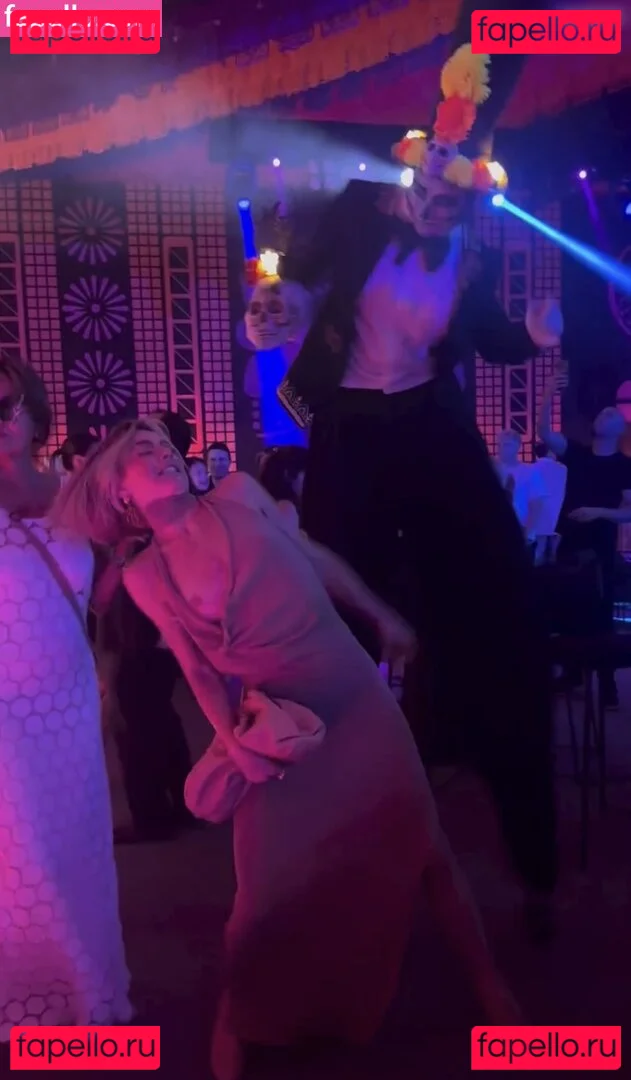 Julianne Hough Onlyfans Photo Gallery 