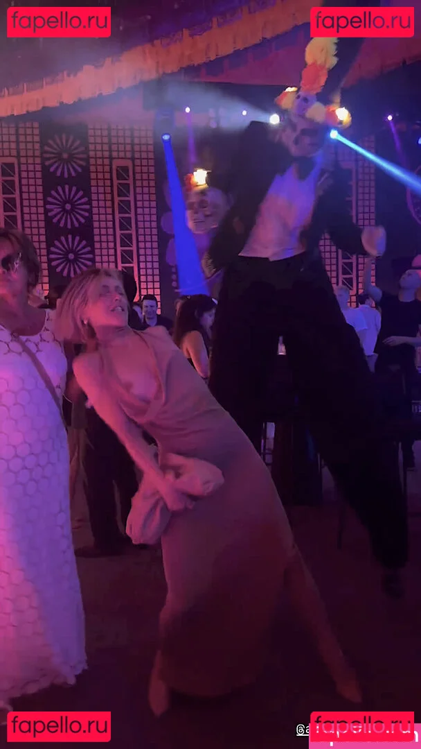 Julianne Hough Onlyfans Photo Gallery 