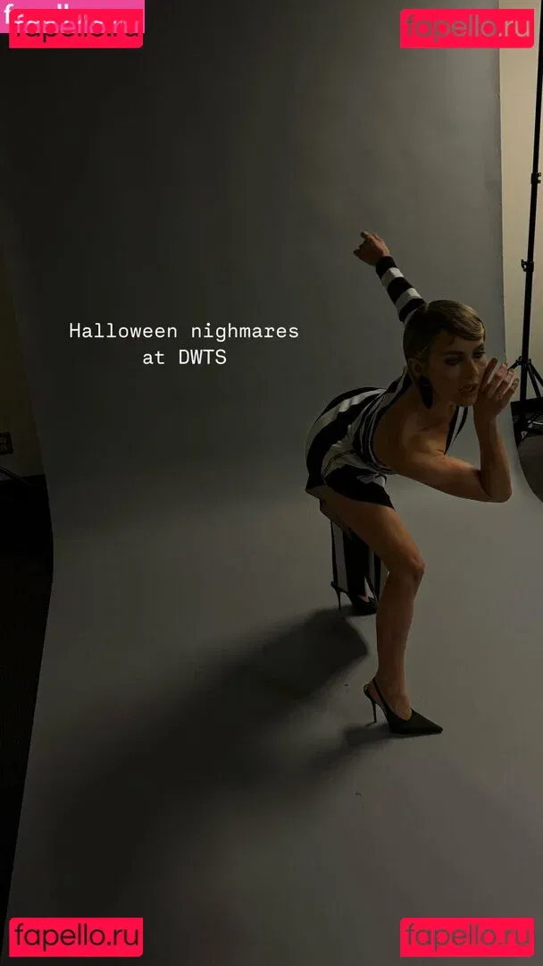 Julianne Hough Onlyfans Photo Gallery 