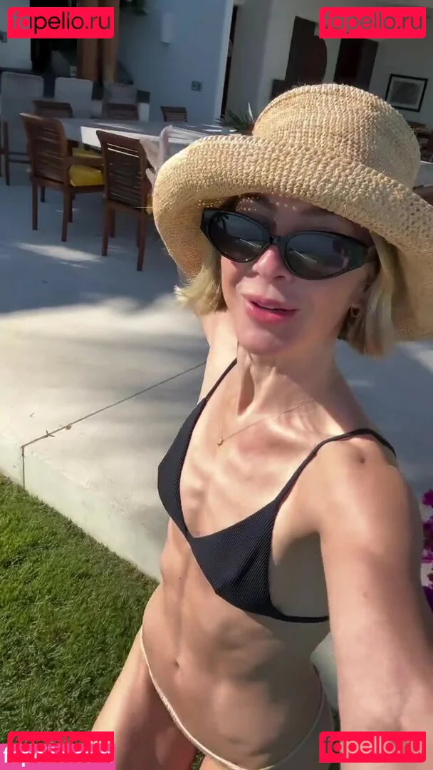 Julianne Hough Onlyfans Photo Gallery 