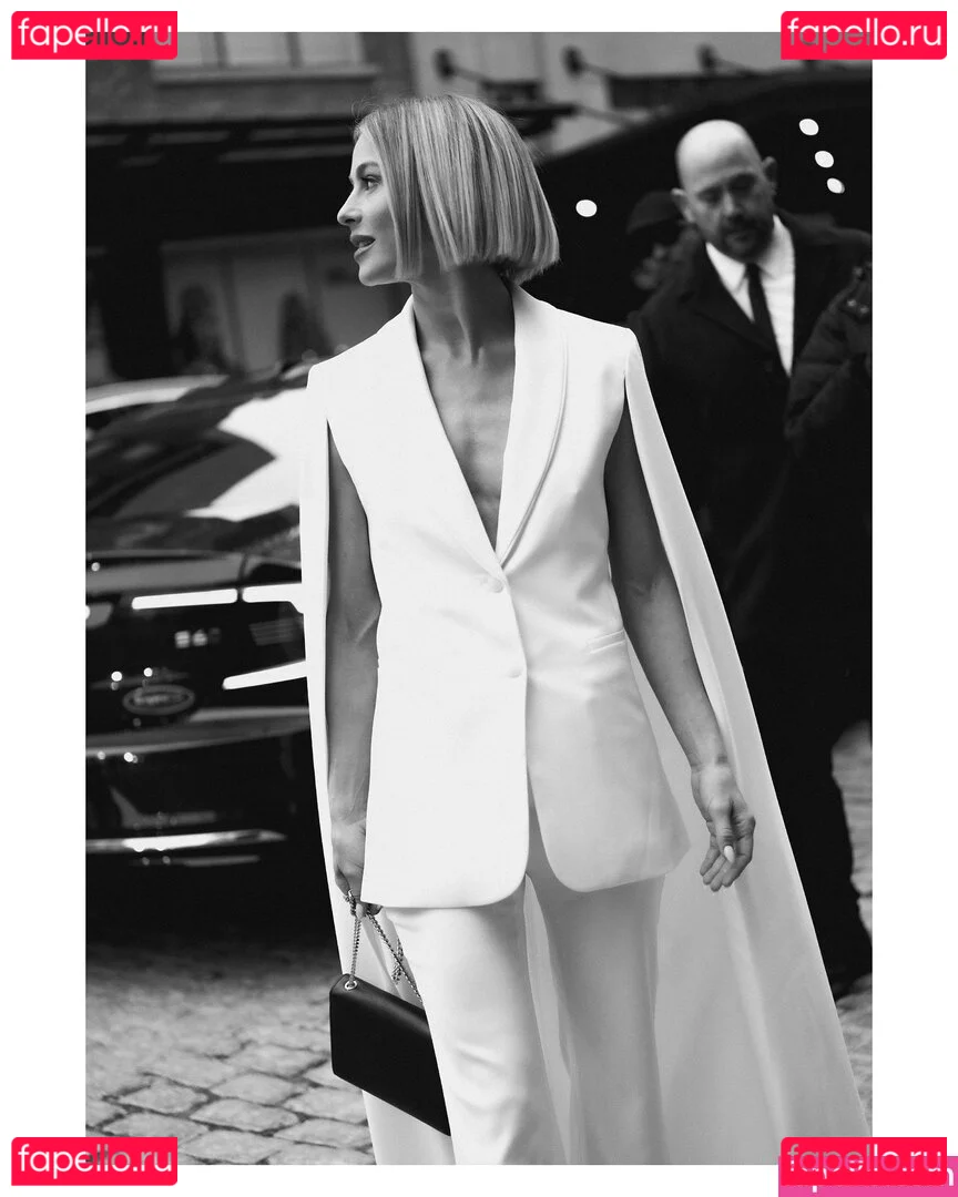 Julianne Hough Onlyfans Photo Gallery 