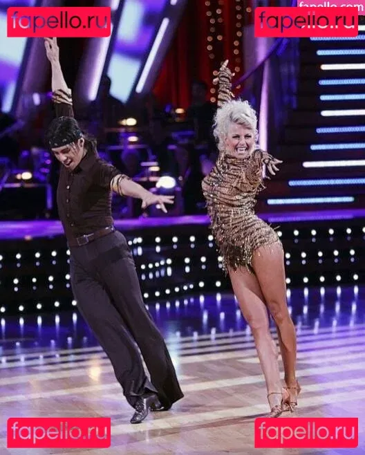 Julianne Hough Onlyfans Photo Gallery 