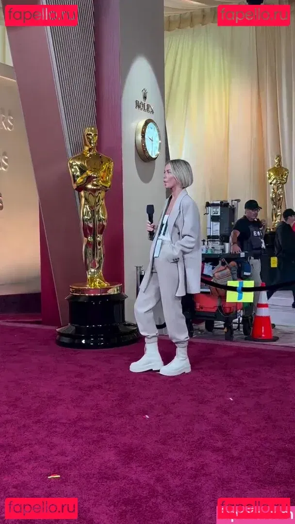 Julianne Hough Onlyfans Photo Gallery 