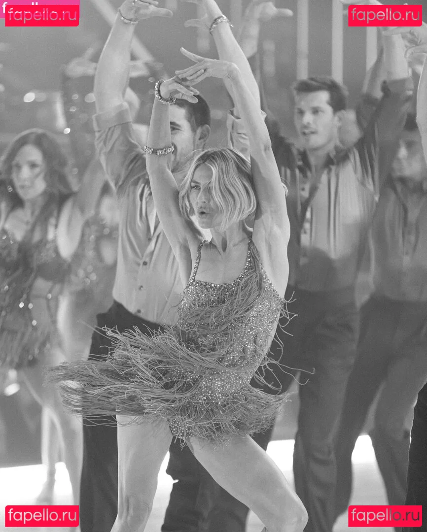 Julianne Hough Onlyfans Photo Gallery 