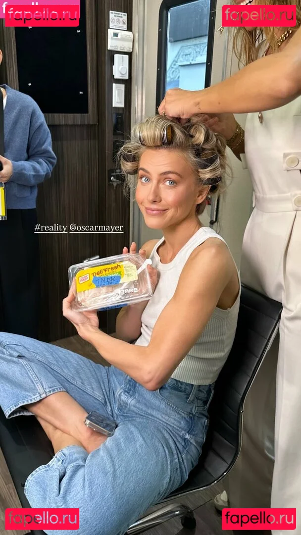 Julianne Hough Onlyfans Photo Gallery 