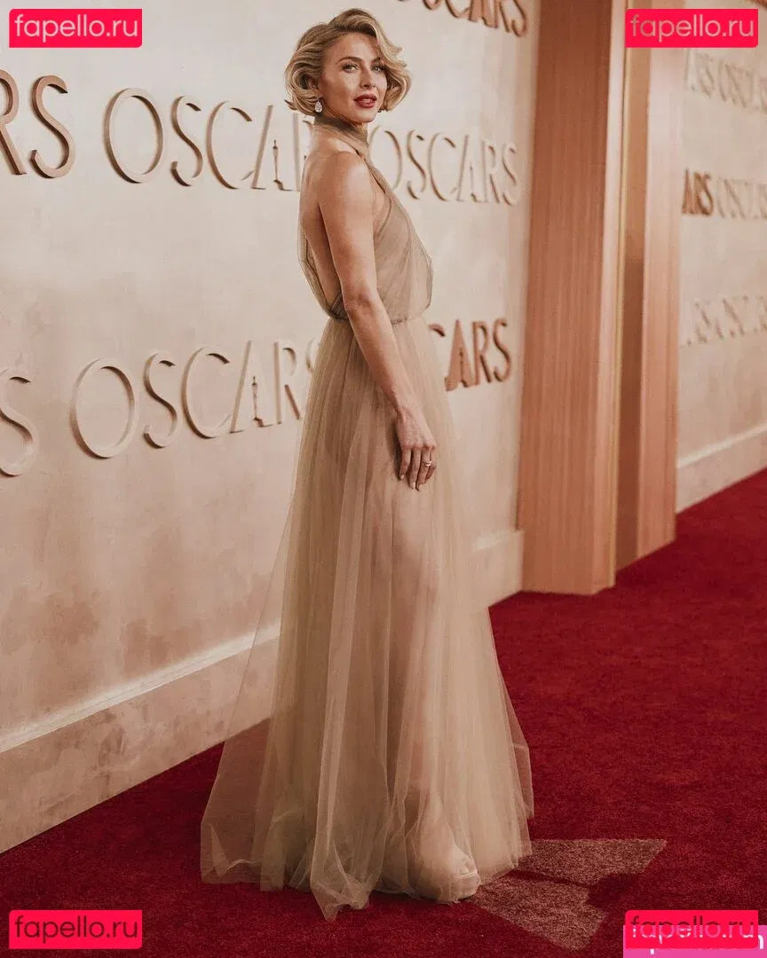 Julianne Hough Onlyfans Photo Gallery 