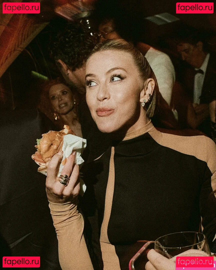 Julianne Hough Onlyfans Photo Gallery 