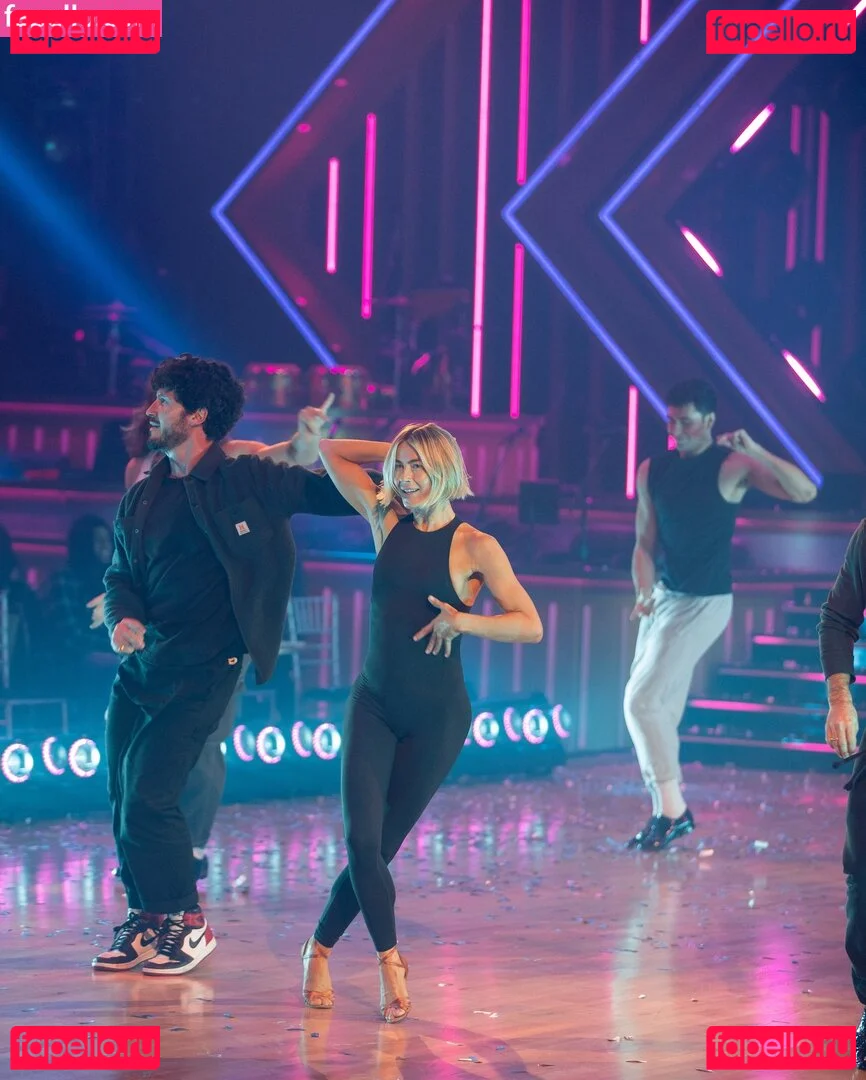 Julianne Hough Onlyfans Photo Gallery 