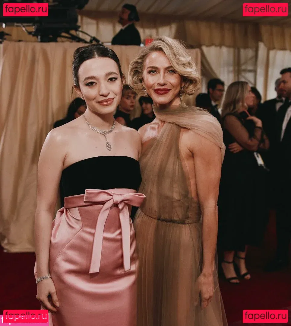 Julianne Hough Onlyfans Photo Gallery 