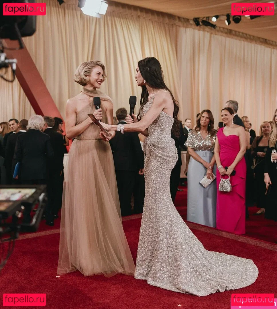 Julianne Hough Onlyfans Photo Gallery 