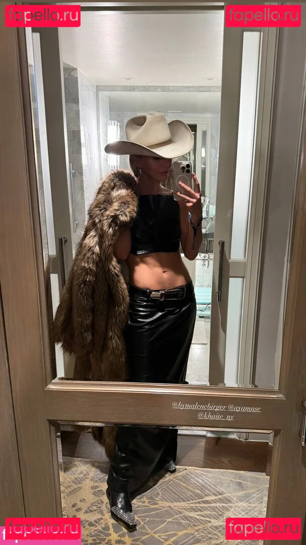 Julianne Hough Onlyfans Photo Gallery 