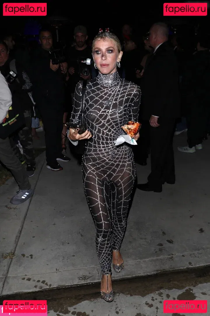 Julianne Hough Onlyfans Photo Gallery 