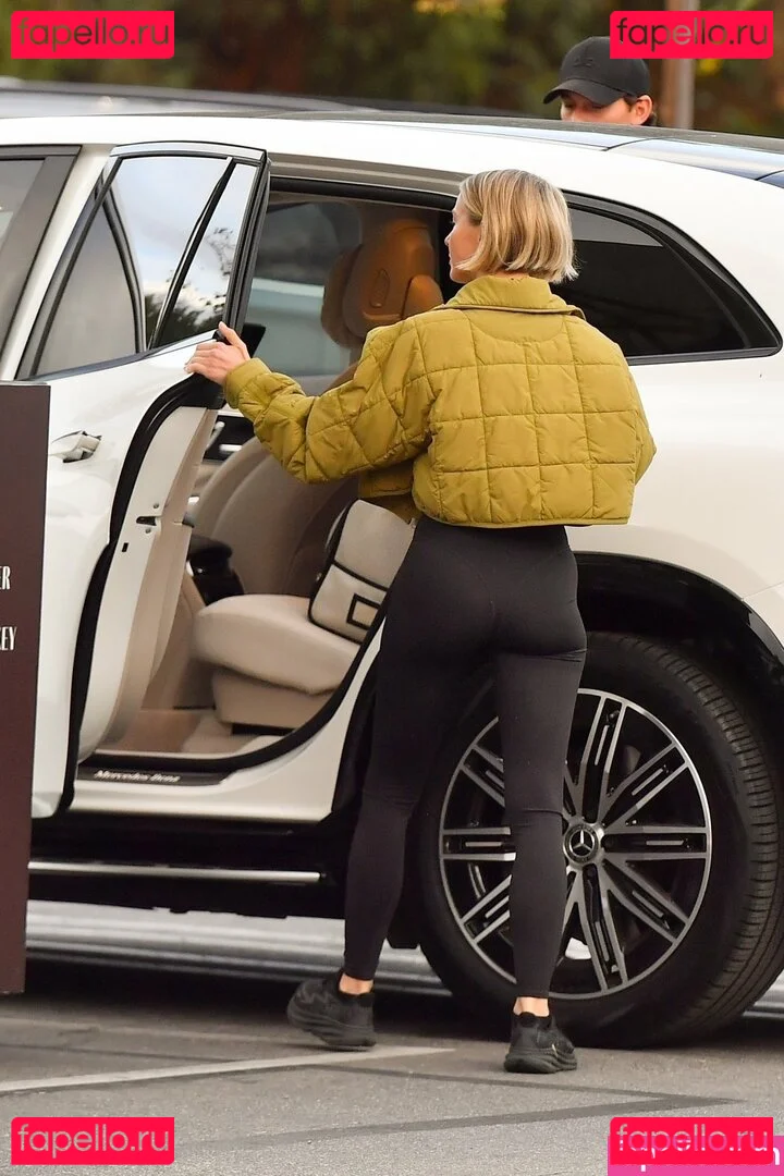 Julianne Hough Onlyfans Photo Gallery 