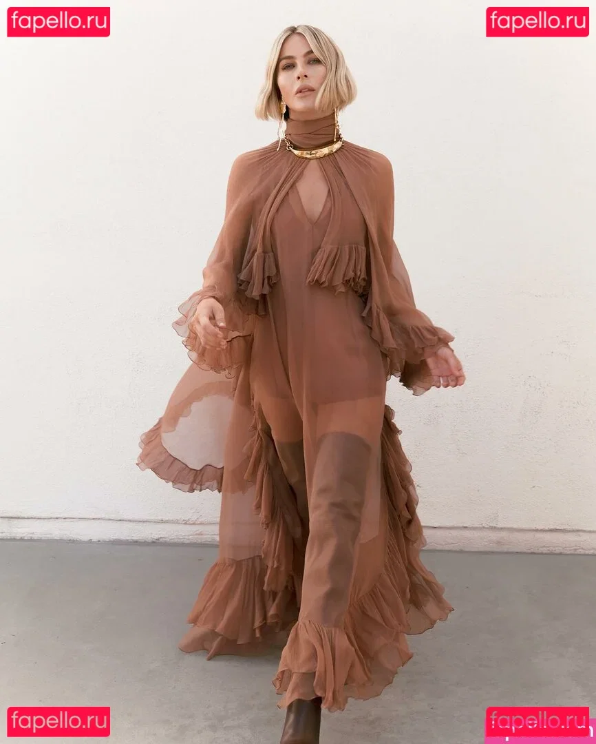 Julianne Hough Onlyfans Photo Gallery 