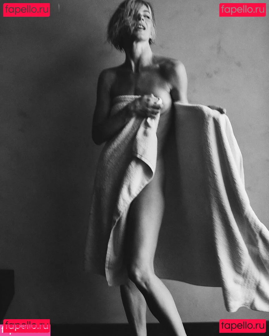 Julianne Hough Onlyfans Photo Gallery 