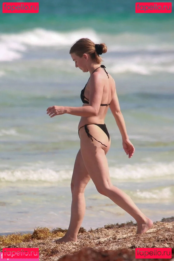 Julianne Hough Onlyfans Photo Gallery 