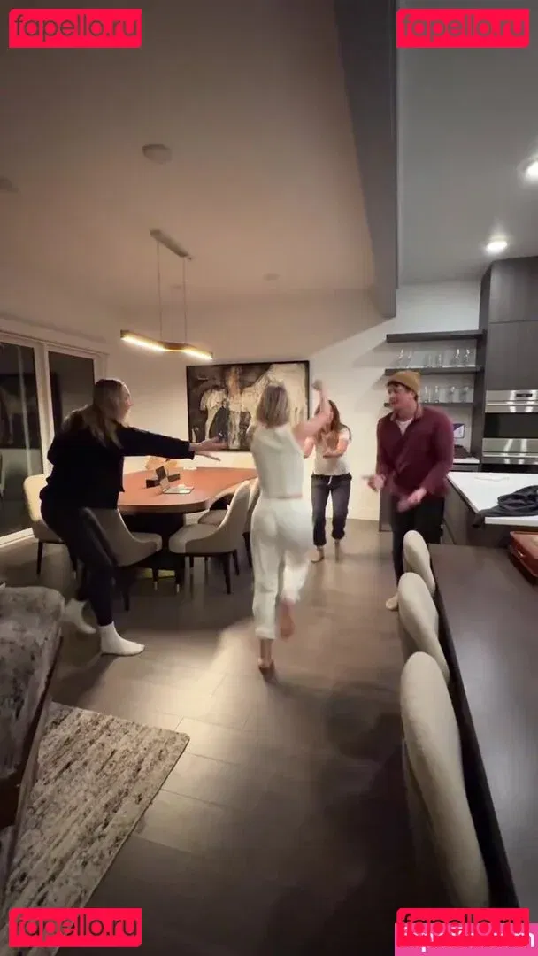 Julianne Hough Onlyfans Photo Gallery 