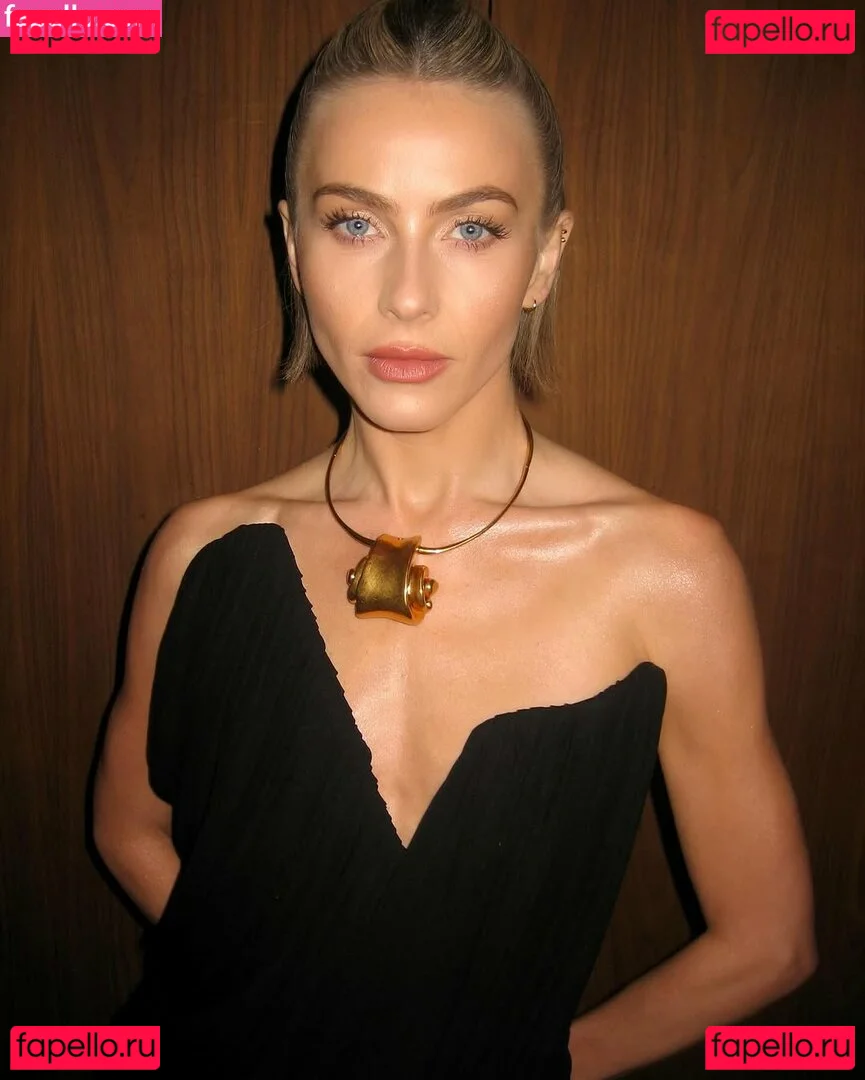 Julianne Hough Onlyfans Photo Gallery 