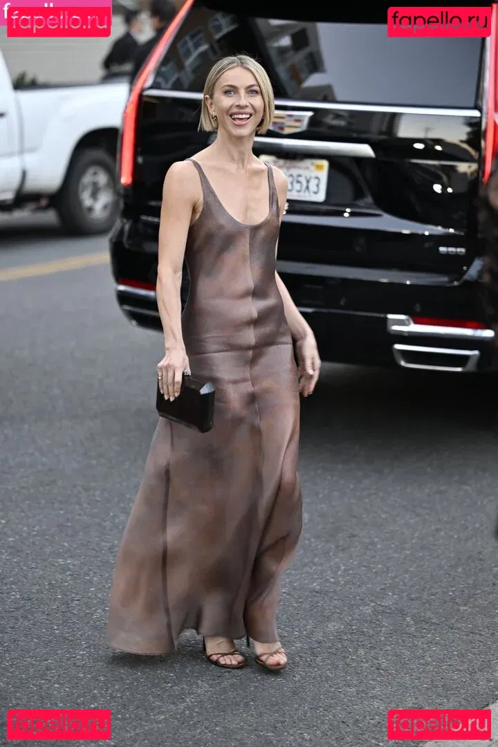 Julianne Hough Onlyfans Photo Gallery 