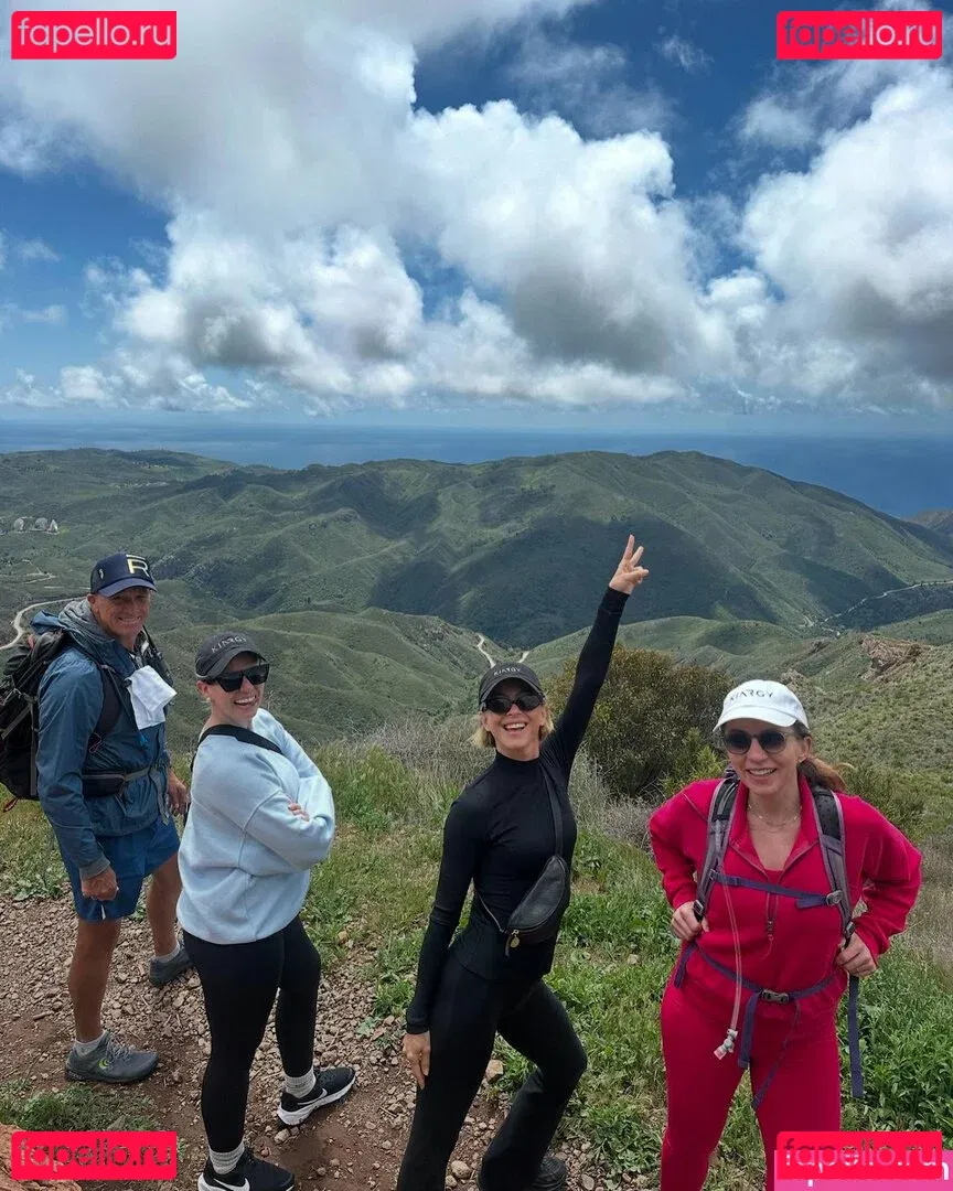 Julianne Hough Onlyfans Photo Gallery 