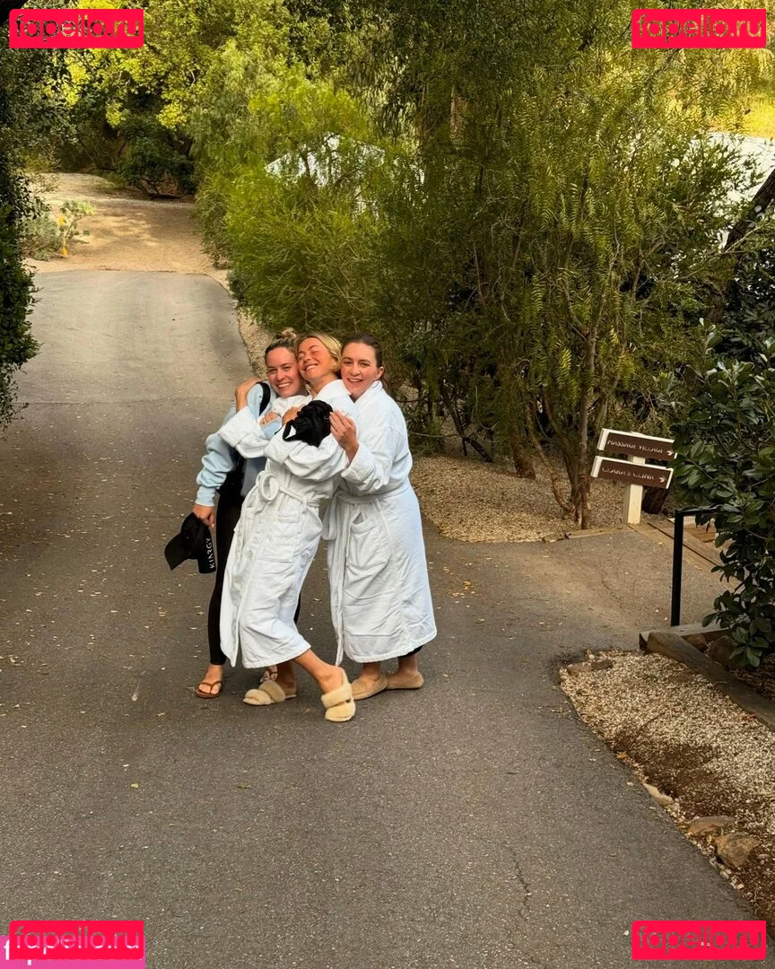 Julianne Hough Onlyfans Photo Gallery 